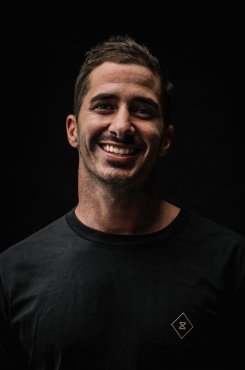 Beau Karolos Beau Karolos