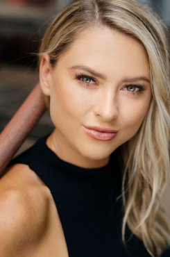 Ilana  Collins 